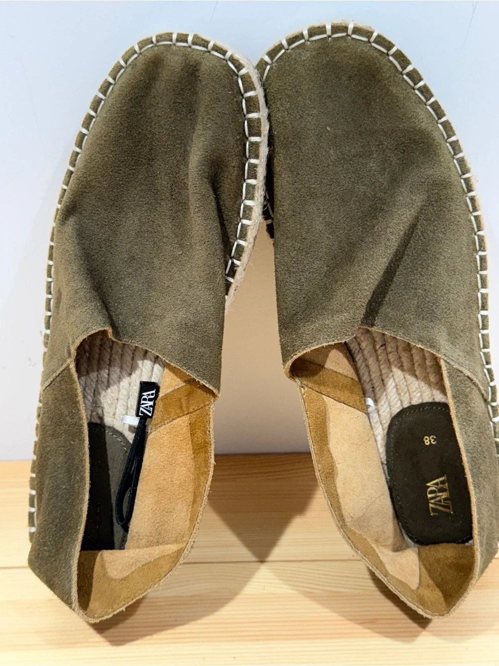 Zara Olive Green Suede Espadrilles Flat Shoes - Size 38 / US 7.5